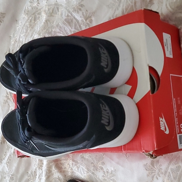 Nike GTS '16 Nubuck - Picture 3 of 3